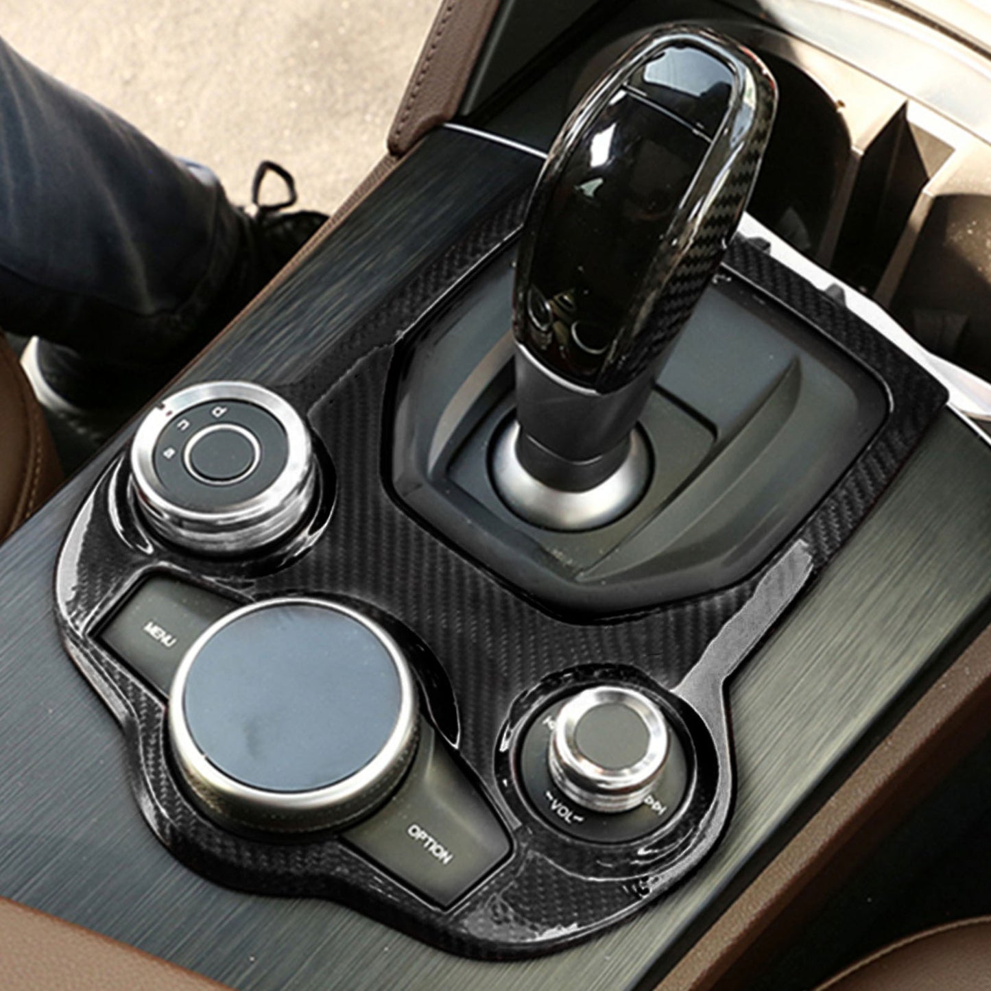 Real Carbon Fiber Gear Shift Panel Trim for Alfa Romeo Giulia / for Stelvio 2017-2019