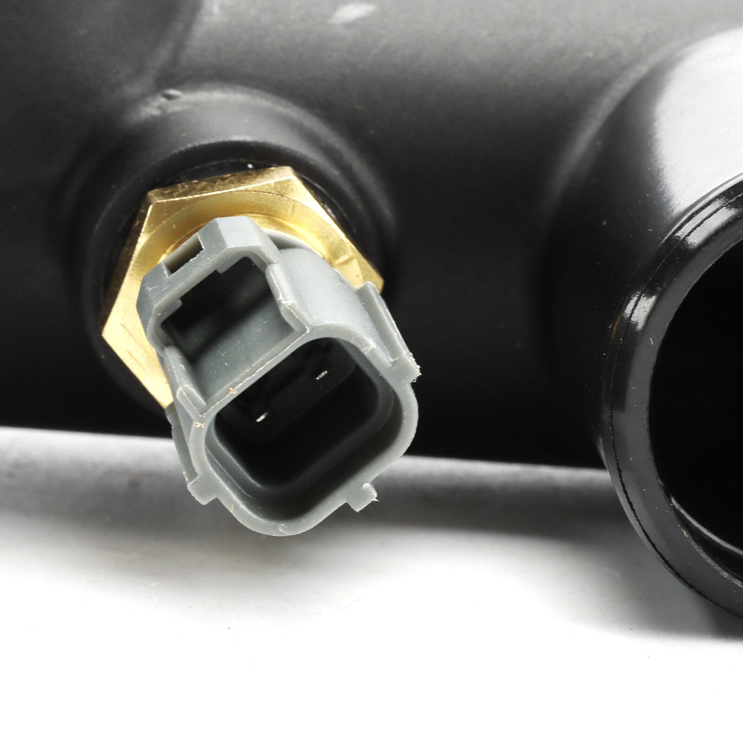 1-pack LNA1600AA for Jaguar XK8 XJR XJ8 4.0L thermostat cover socket piping with sensor