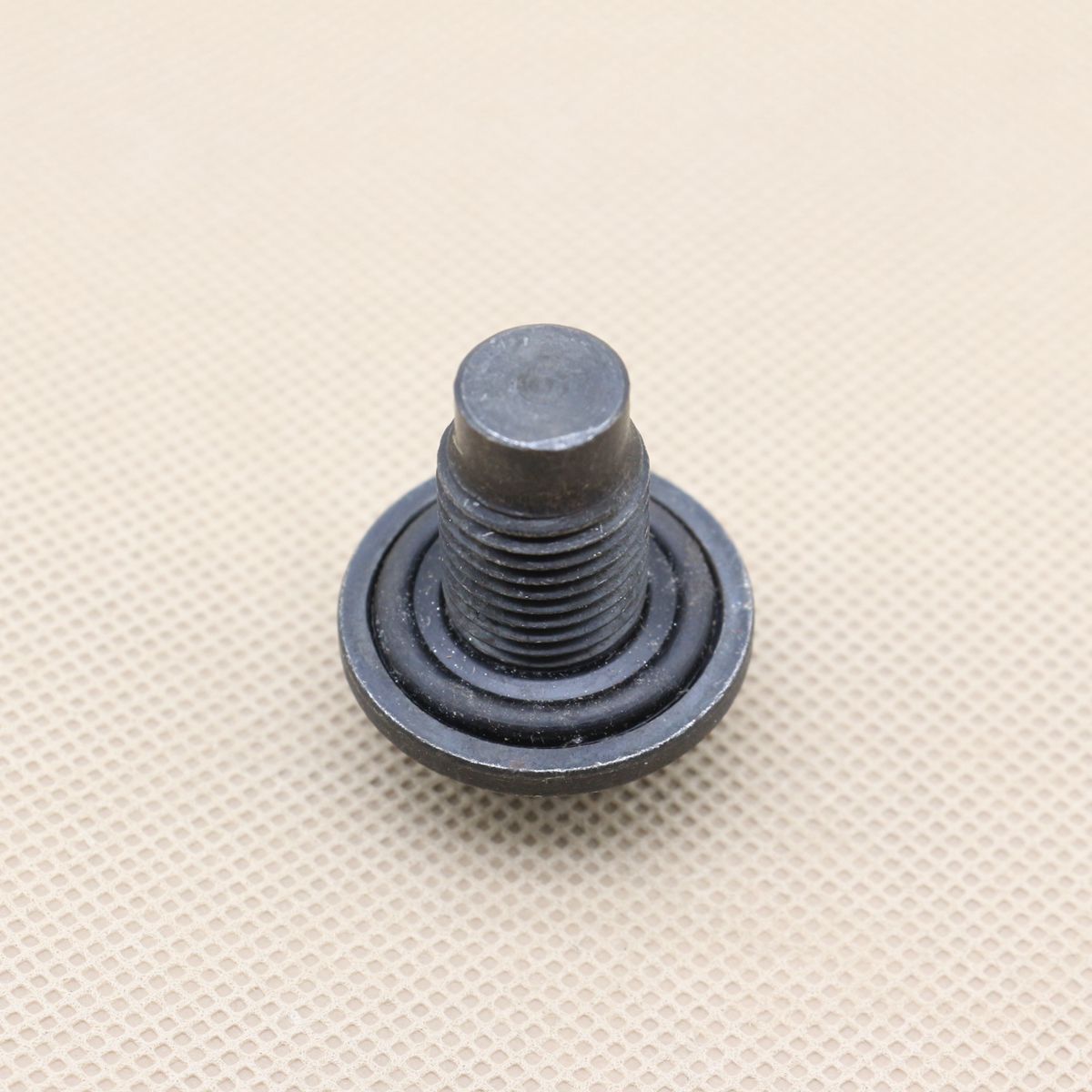 Engine oil pan pump drain plug 97JM-6730-BA is suitable for Ford Focus Mondeo S-Max C-Max.