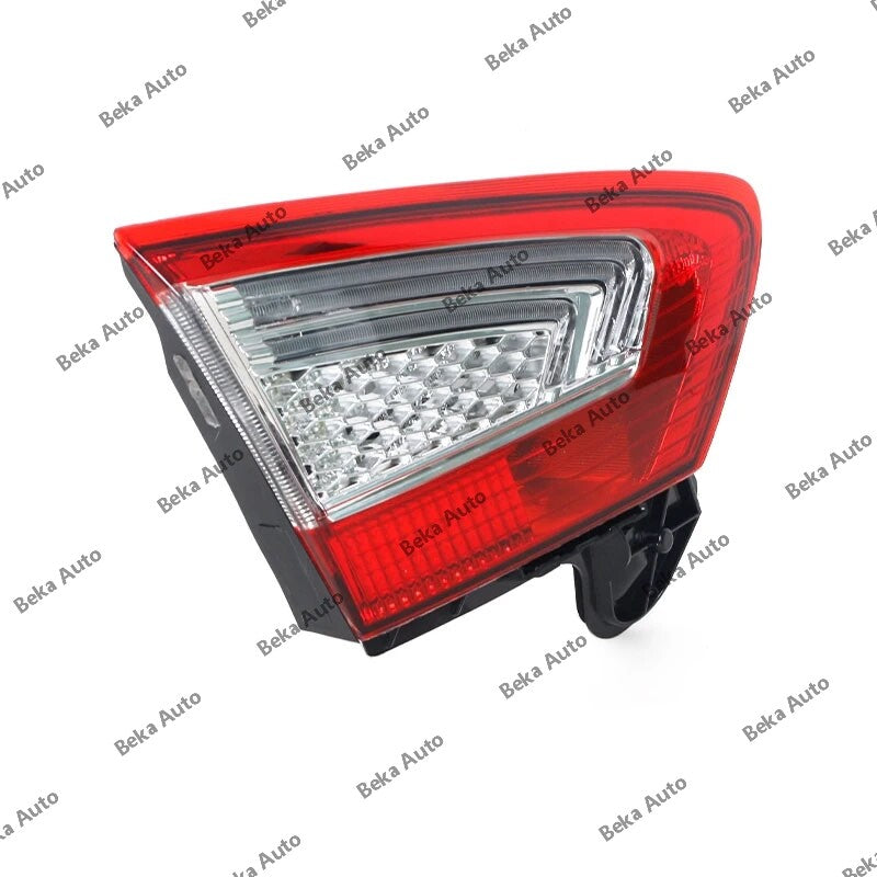A pair of left and right inner rear taillights for 2011-2012 for Ford Mondeo Fusion DRLs.