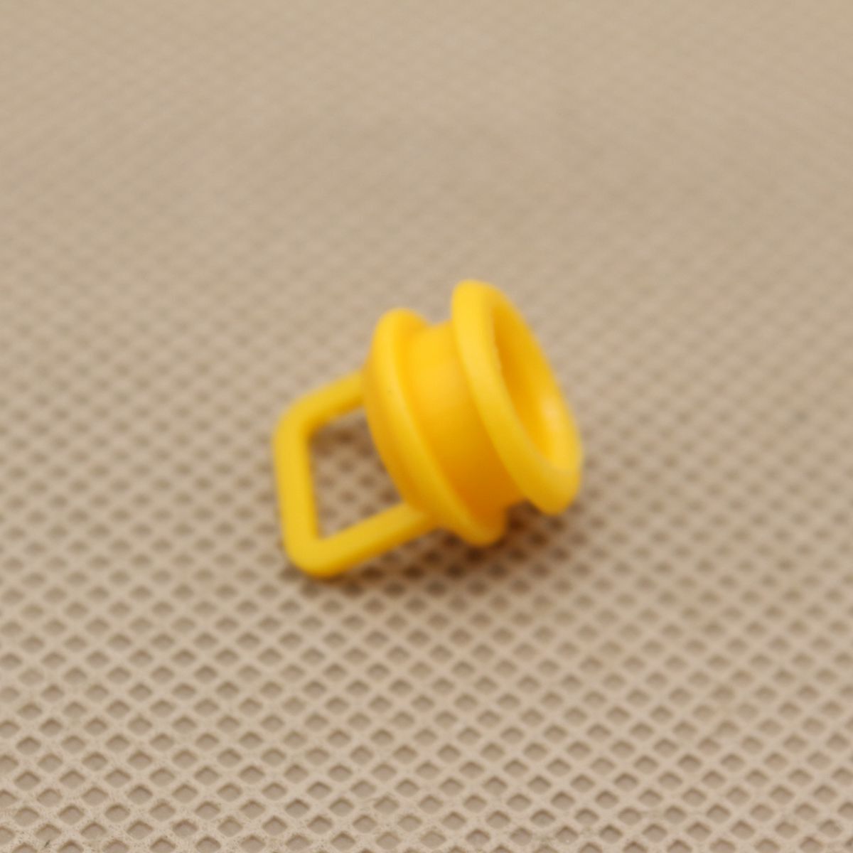 Automotive transmission cable coupling bushings for Chevrolet and for Cadillac , and for GimChill for Sierra .