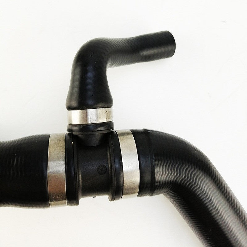 The lower radiator coolant hose is suitable for Mercedes-Benz X164, GL450, and GL550 (2007-2012).