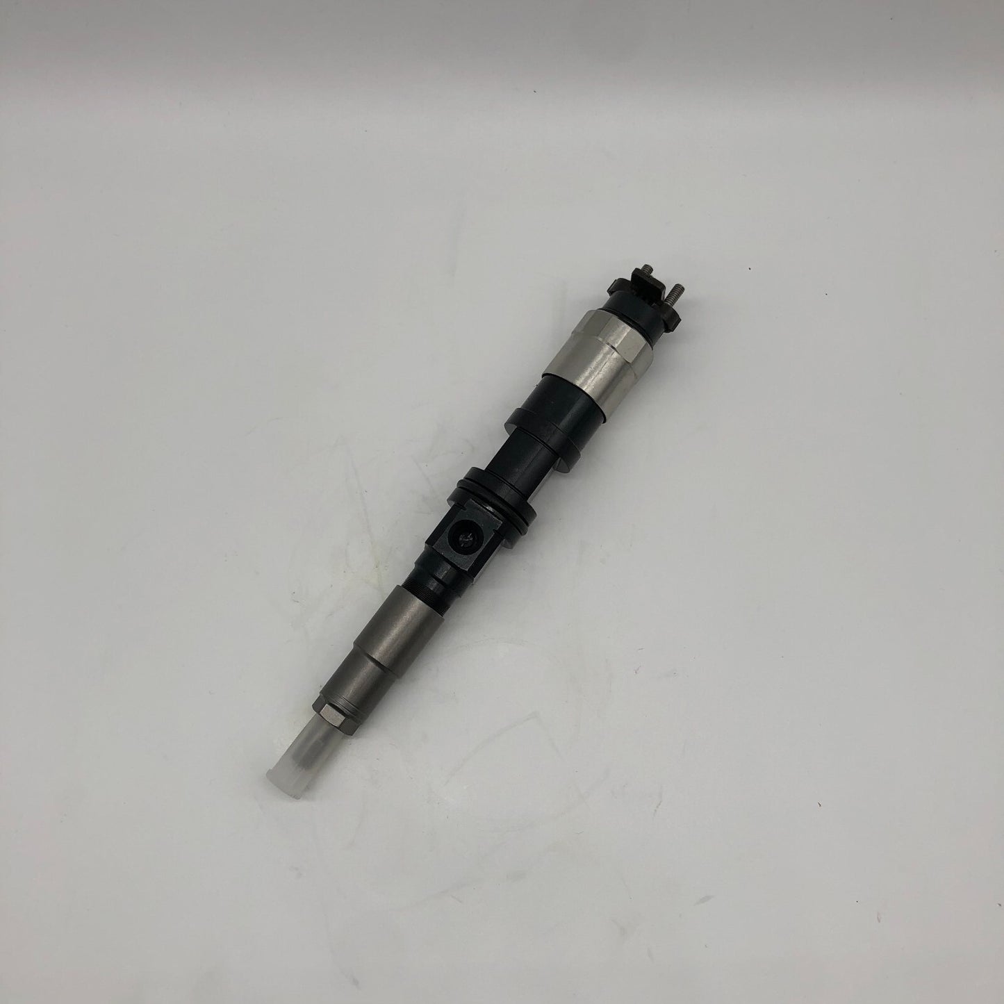 Diesel Fuel Injector 095000-5050 RE507860 for Engine Tractor 6045