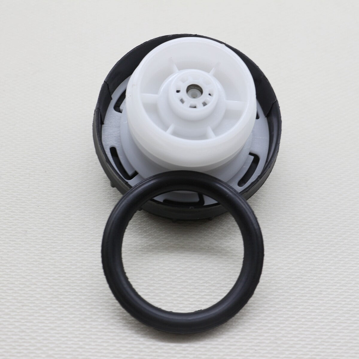 1Pcs Screw On Gas Fuel Oil Filler Cap 22591475, 22591476 For GM for Chevrolet for GMC