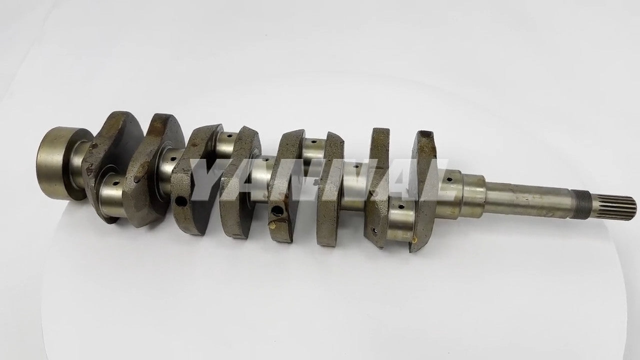 V1902 crankshaft 15476-23010 is suitable for Kubota excavator engine parts.