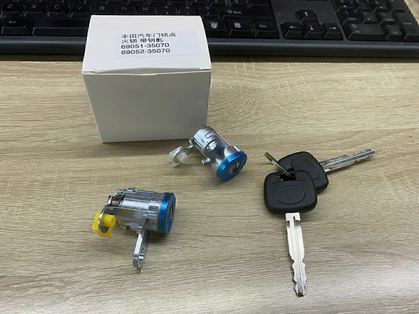 Fit For 1995-2004 for Toyota Tacoma Door Lock Cylinder Set Kit with Keys Front Pair