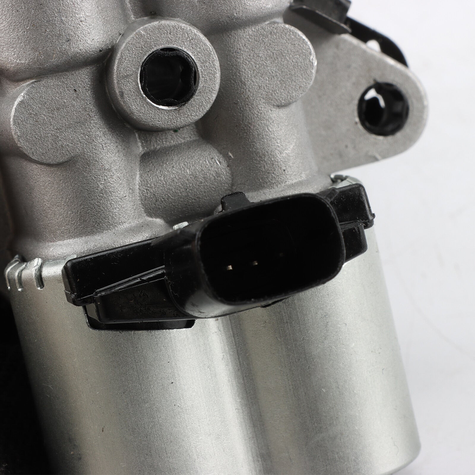 Variable Timing Oil Control Valve for 2014 2015 for Chevrolet Impala Malibu 12633613