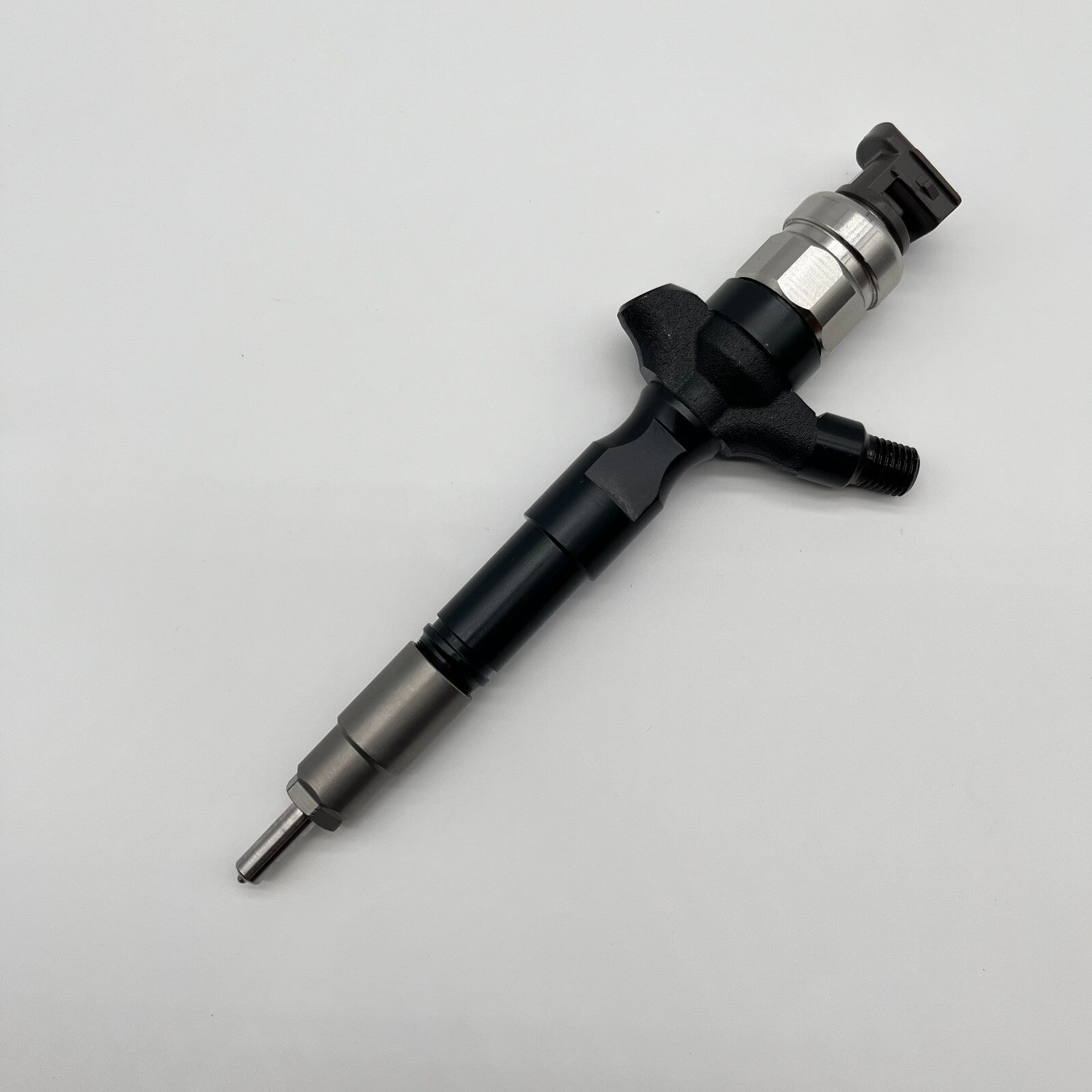 095000-5881 DIESEL FUEL INJECTOR 095000-5880 for TOYOTA HIACE Hilux 23670-30050