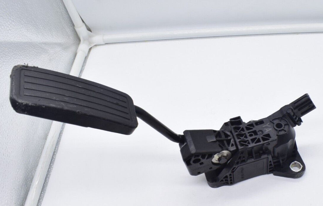 270000-0420 High quality pedal 06R02A00544