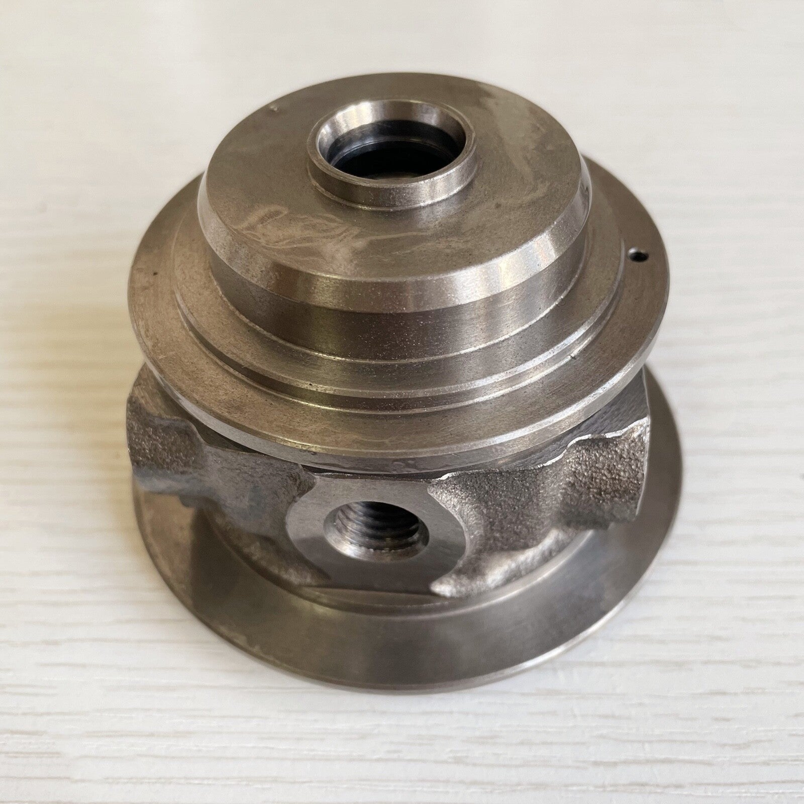 TD04HL 49189-08560 Four-port open turbine bearing housing/central housing for SAAB