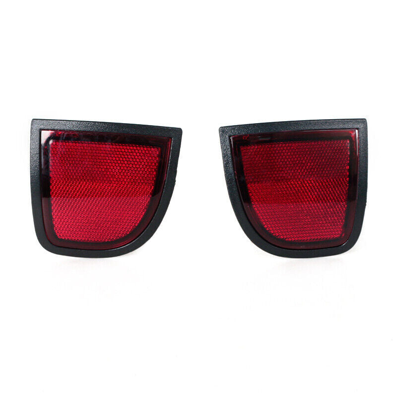 A pair of rear reflector taillights suitable for Mitsubishi Triton L200 (2009, 2010, 2011 - 2013).