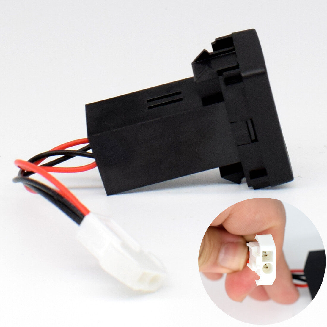 Vehicle-mounted 2.1A light, 2-port mobile phone socket, dual USB mobile phone charger suitable for Volkswagen transport vehicle T4
