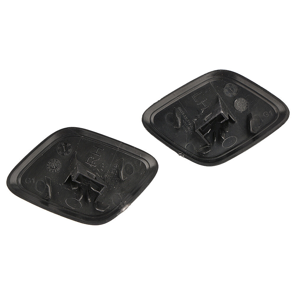 One pair of left and right front headlights with a washing machine spray cover suitable for Ford Focus 2012-2014.