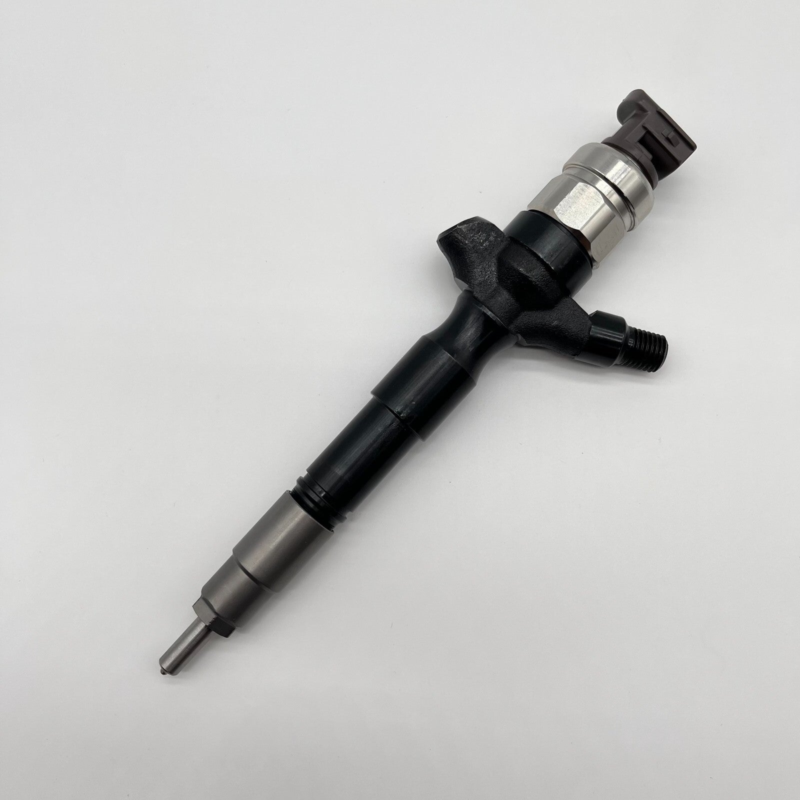 4PCS 295050-0180 23670-0L090 Common Rail Doesel Fuel Injector for Toyota Hilux