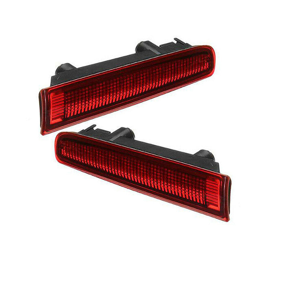 A pair of third-grade brake lights are suitable for Volkswagen transport trucks T5-T6 barn doors.