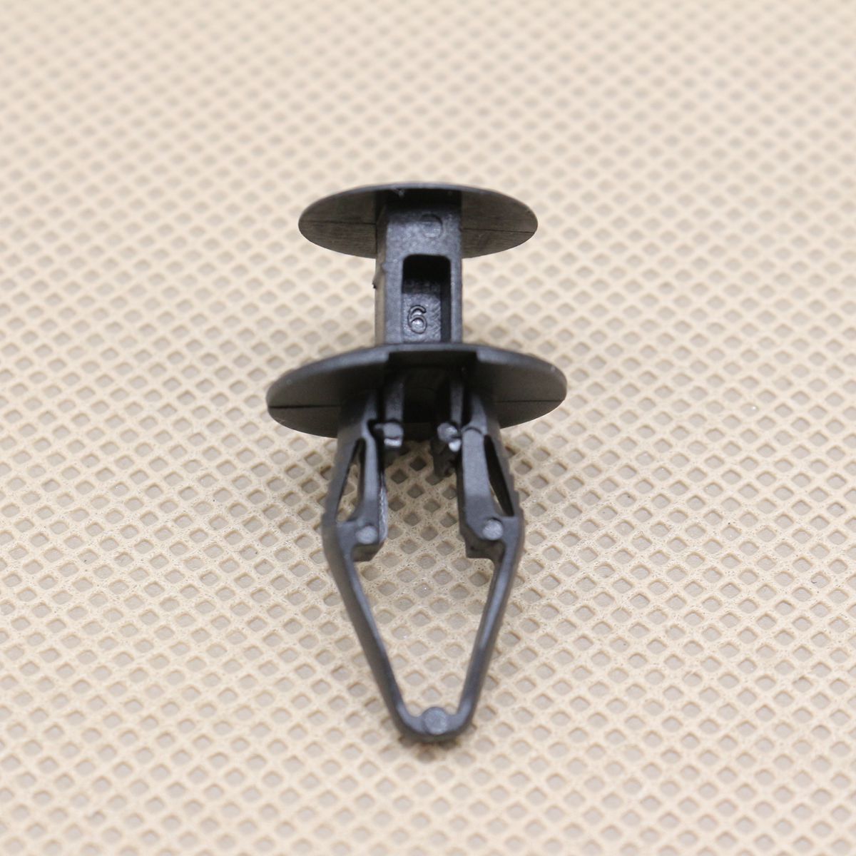 10-piece push-type mudguard, wheel and bumper retainer for GM, for Chrysler 11561368