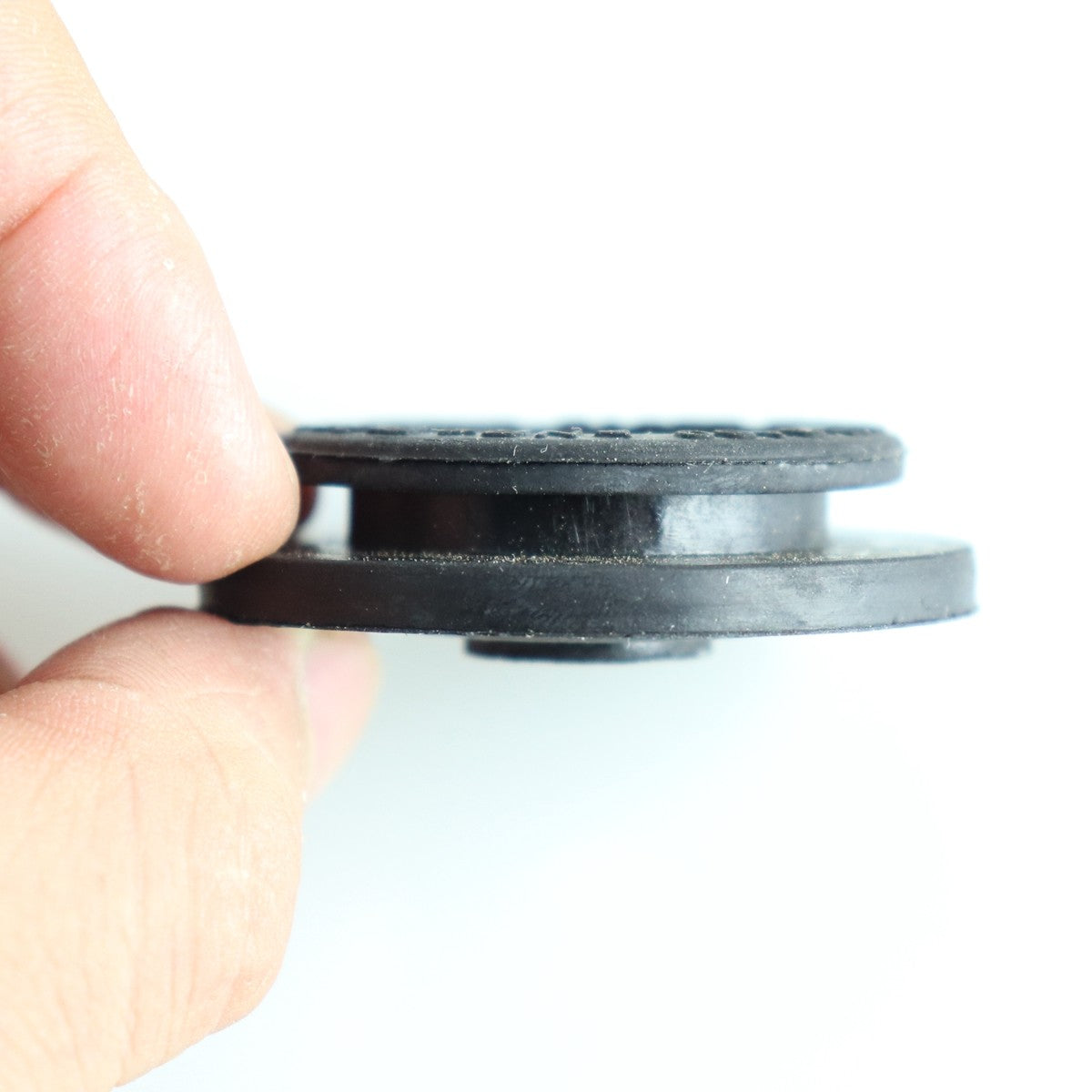 new upper radiator mounting bushings for Nissan for Infiniti 21506-4M400 and 21506-6M100.