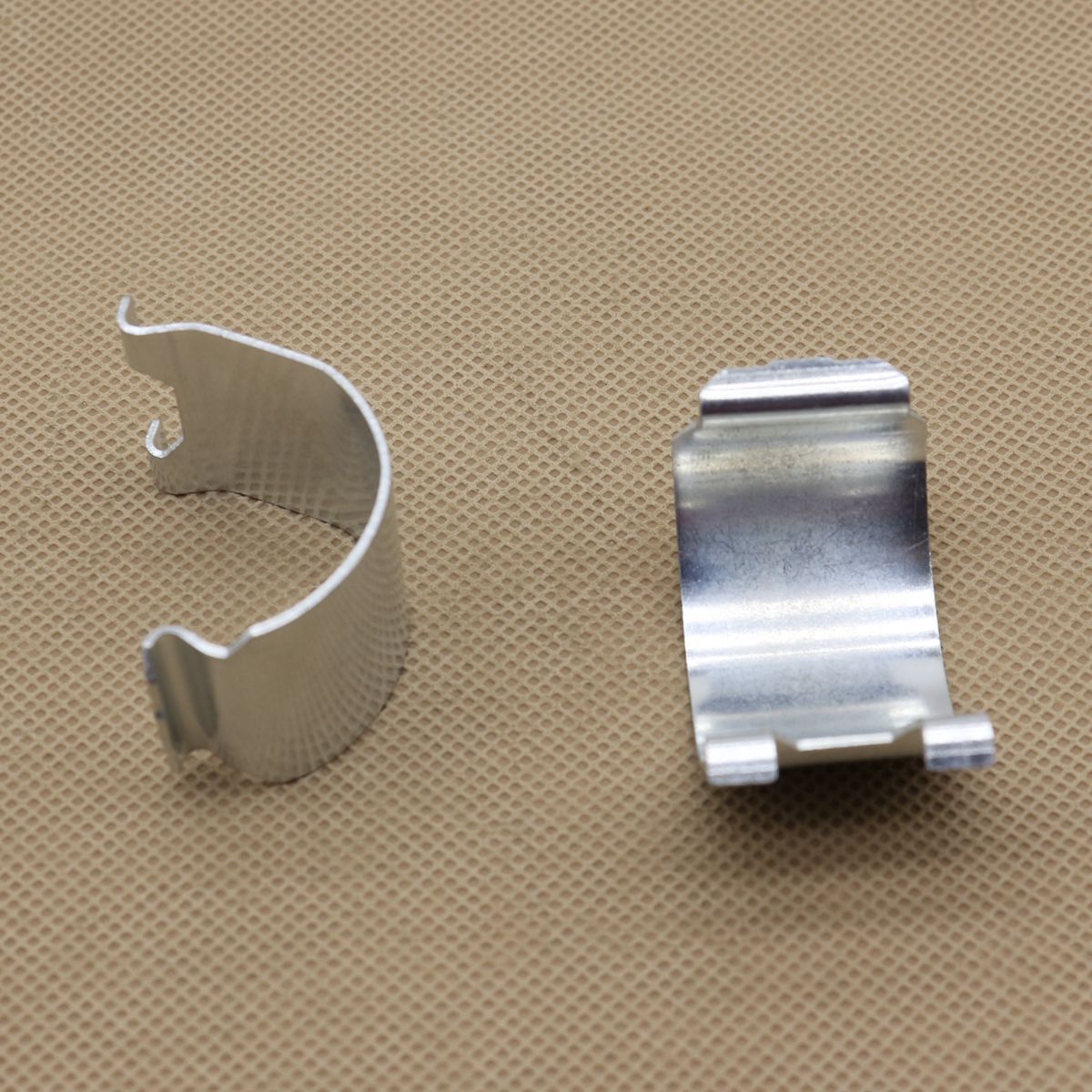 2-Piece Fuel-Filled Gas Door Spring Clips for Chevrolet Silverado Express for GMC 15521575