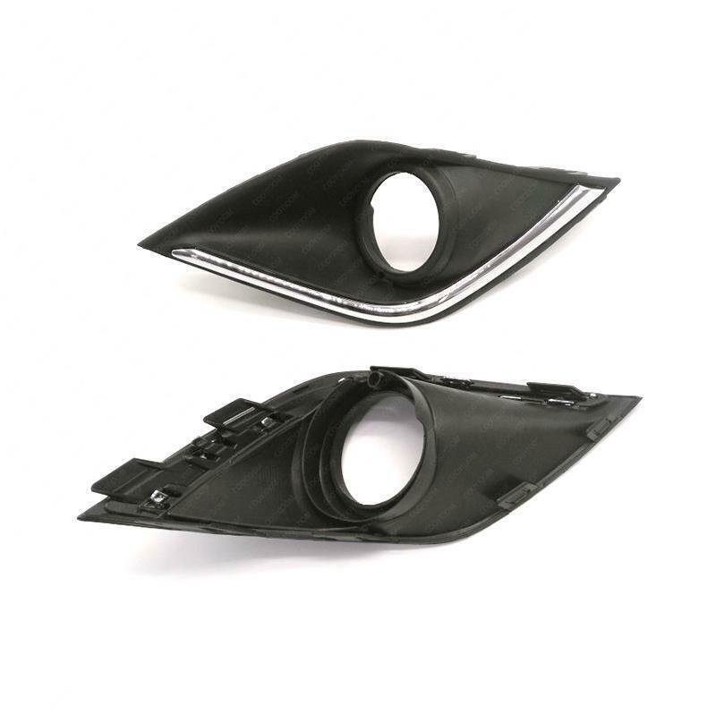 A pair of chrome-plated front bumper fog light covers with bezels for the for Mitsubishi Outlander 2016-18
