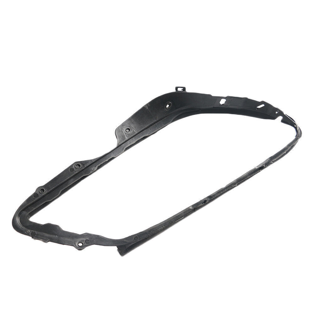 A pair of right and left front light trim seal covers for Mercedes C-Class W204 08-2011