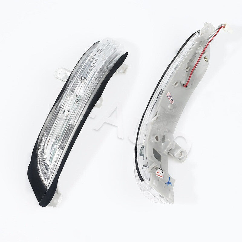 A pair of side turn signals for Nissan Teana 2008-2012 rearview mirrors.
