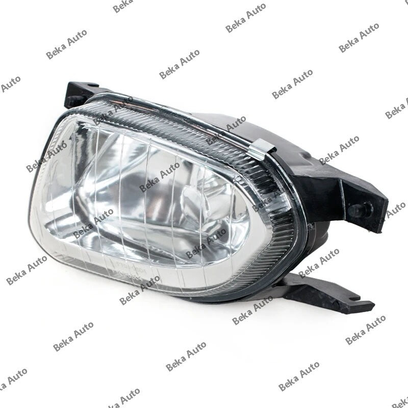 A pair of front bumper fog lights (without bulbs) for Mercedes-Benz Sprinter W906 2007-2013.