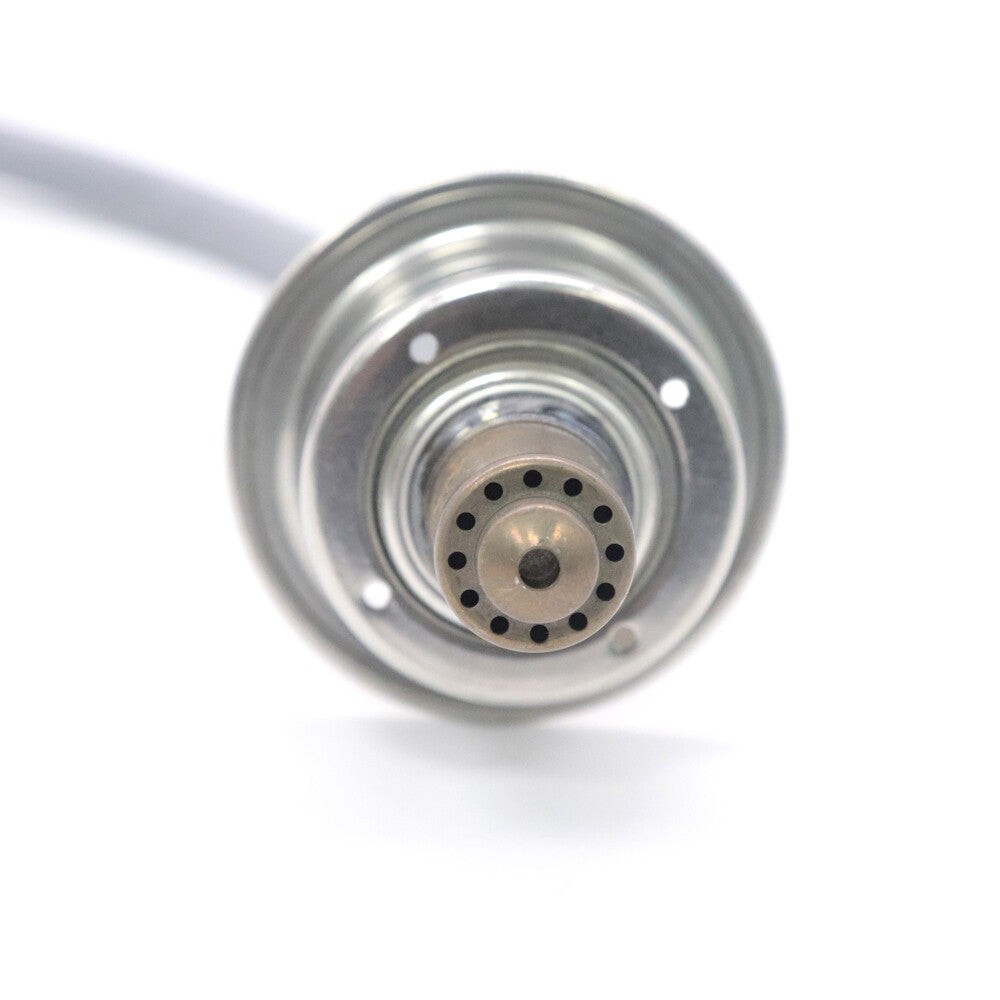 One-piece replacement NOX sensor (A0101538128) for Mercedes-Benz Detroit diesel engines.