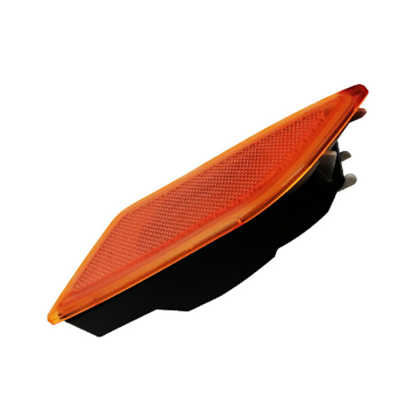 Applicable to for Mercedes-Benz W204 C-Class 2011-14 side marker lights and turn signals.
