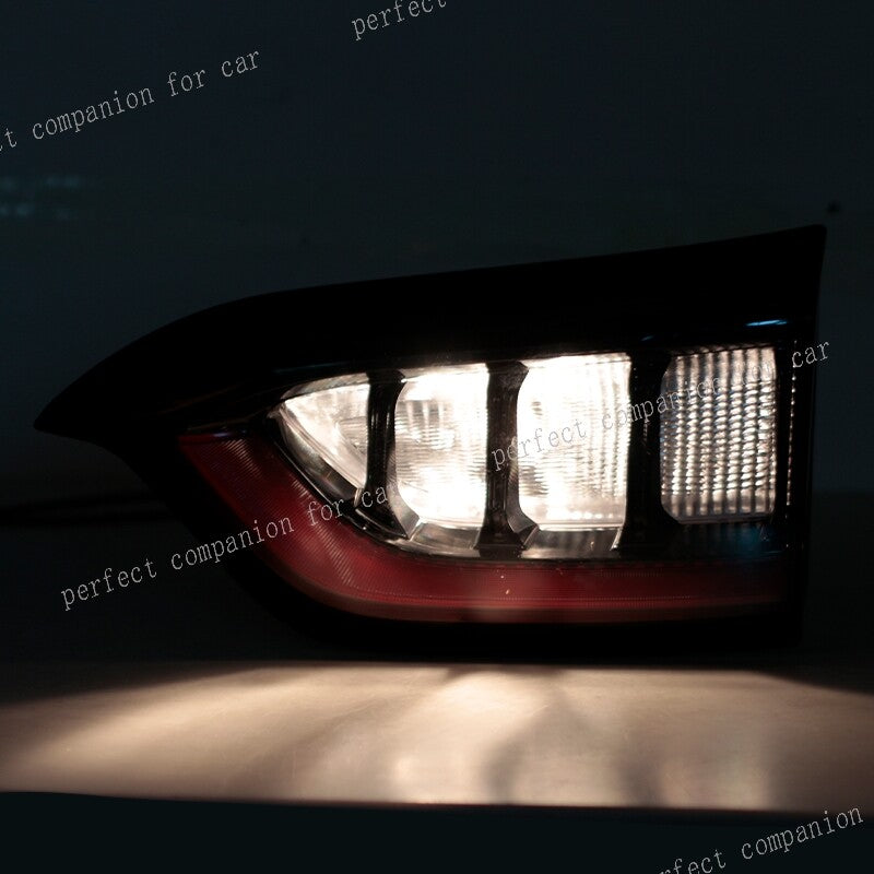 Right inner rear LED taillight brake stop light applicable to for Jeep Cherokee 2019 2020 2021