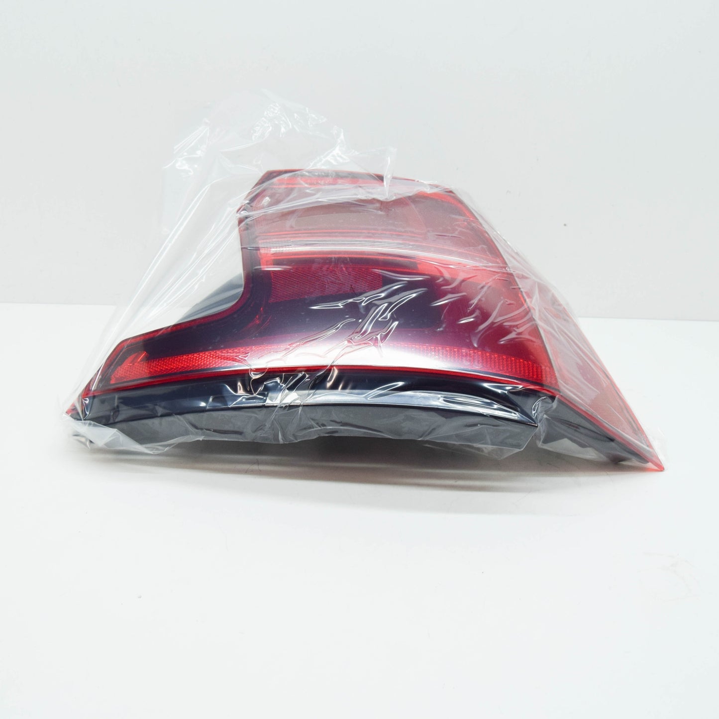 for Volvo S90 2019 - 2024, right-side LED taillight, red, model number 31698713.