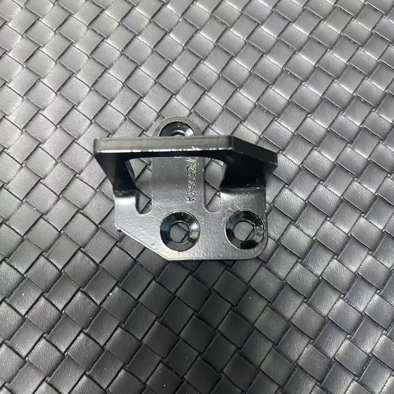 Rear trunk lid latch front plate suitable for BMW 3 Series F30 F35 11-19