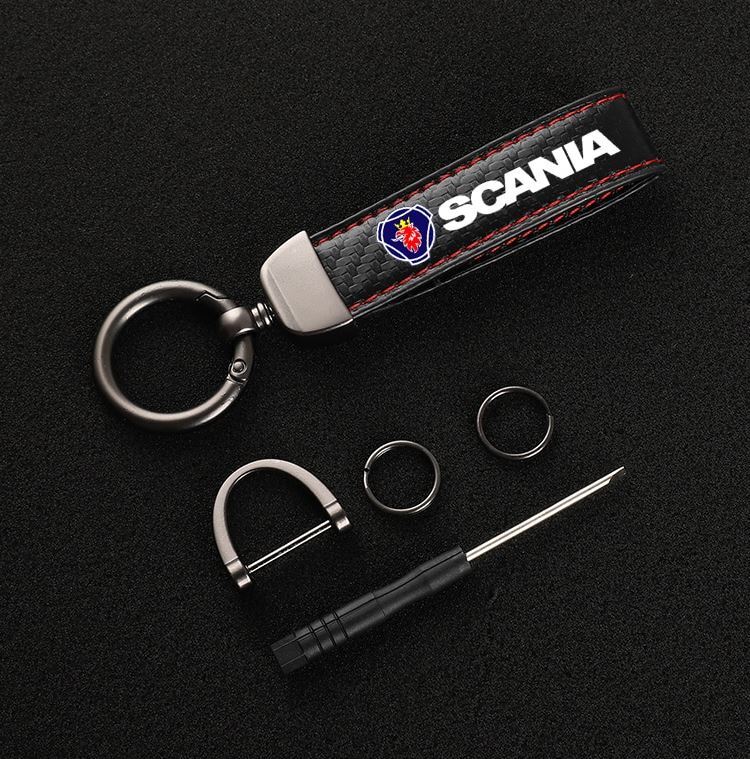 Suitable for Alfa Romeo for Stelvio car keychain/key ring, black leather horseshoe buckle gift
