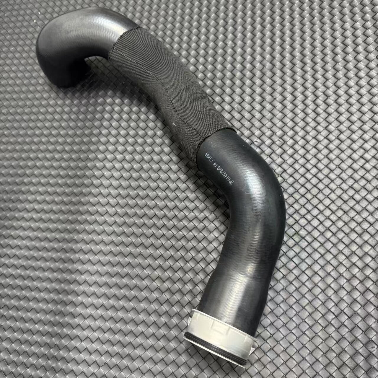 7P0145738B Charger Intake Hose for PORSCHE for Cayenne 92A 2010-18