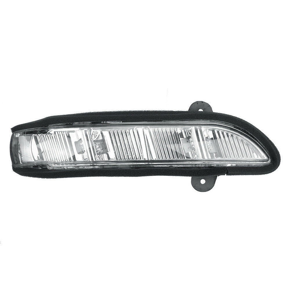 The right-side turn signal light applies to for Mercedes-Benz E350 CL65 W216 W211 06-09