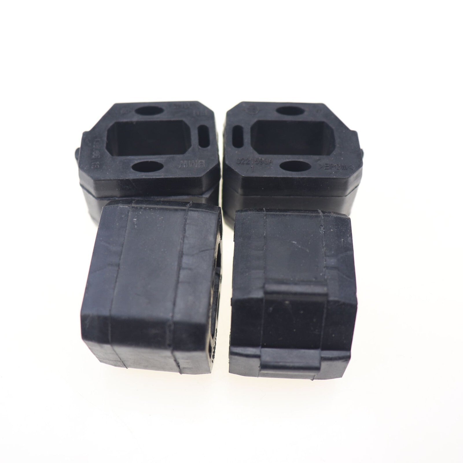 4-piece set for BMW top cover bushing 17118632143 cooling module mounting top