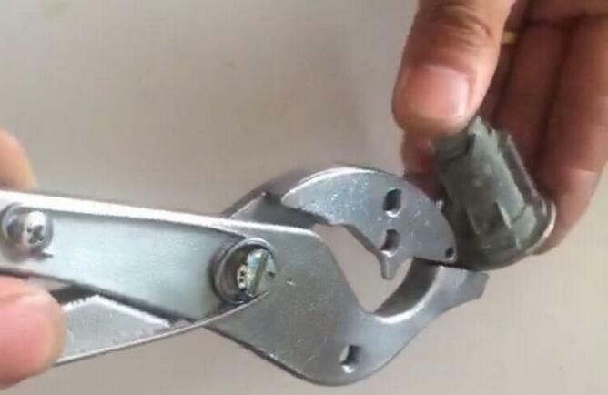 Suitable for locksmith tools, including door cover clamps, latches, and lock face removal pliers.