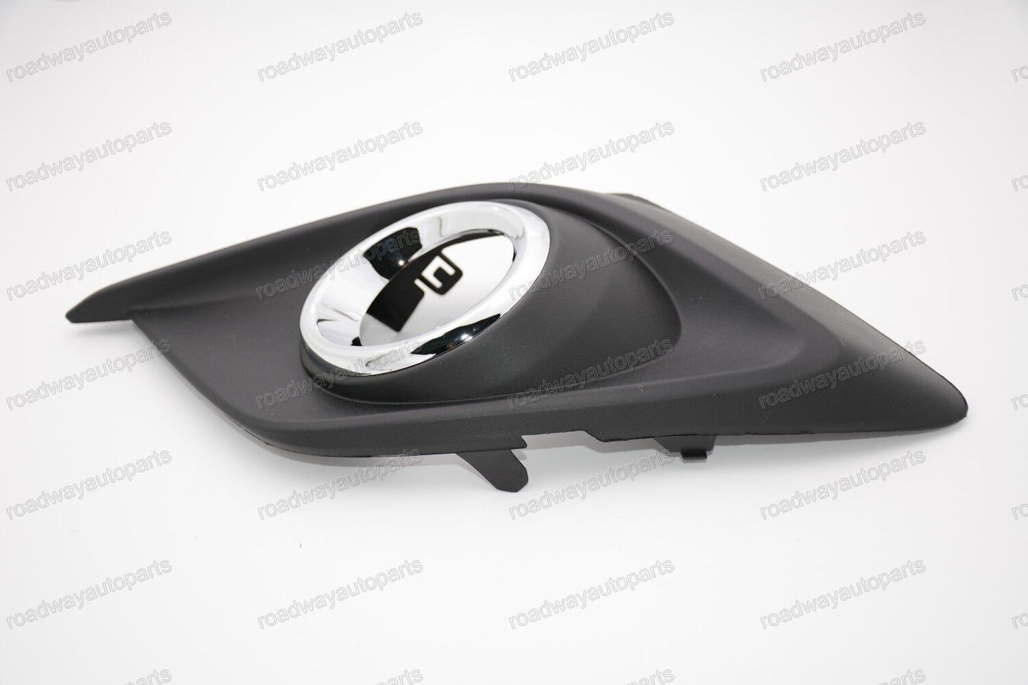 Left front fog lamp light bezel cover with chrome trim for MAZDA 3 AXELA 2014
