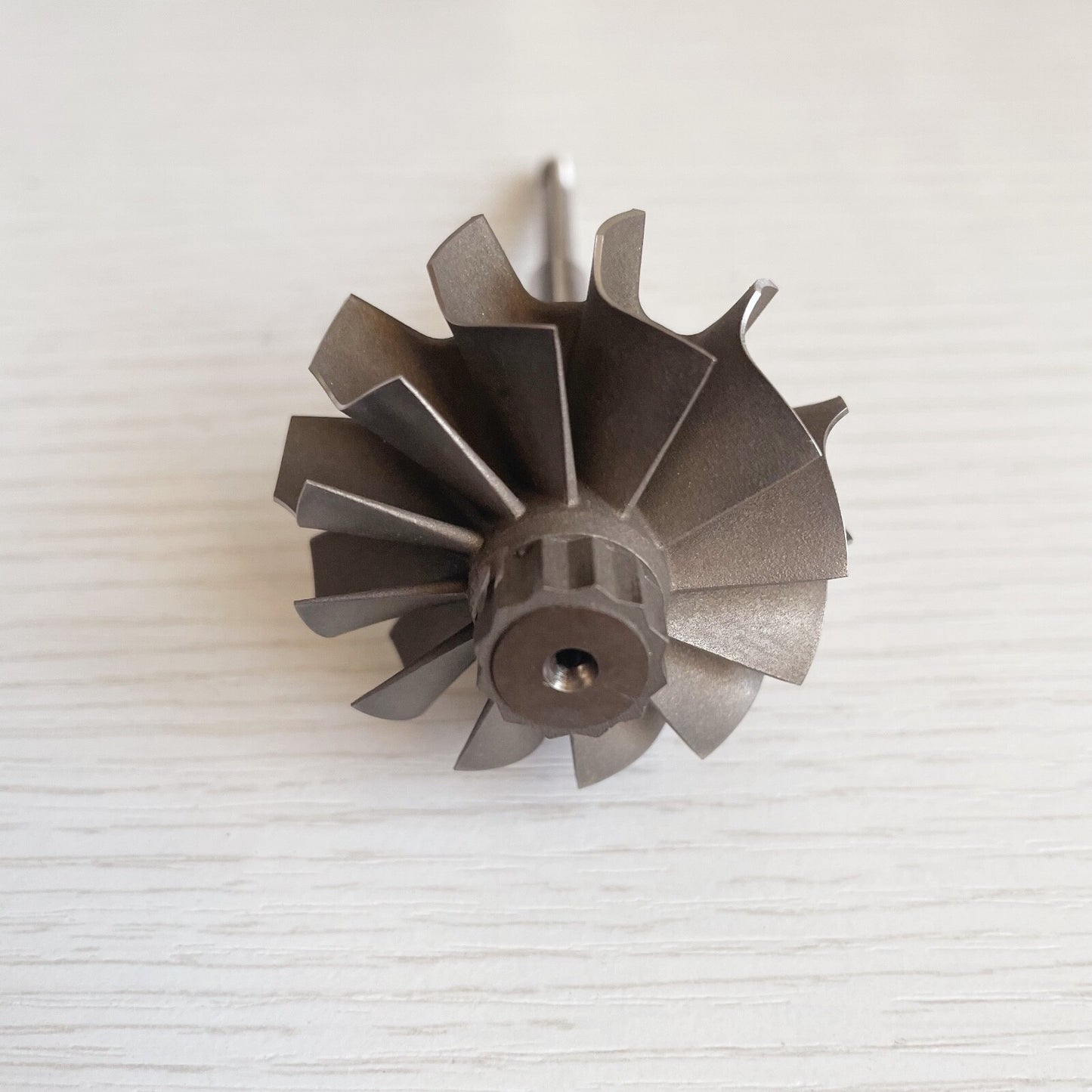 TD04L 41.2/47.2 mm 12-blade turbine shaft/turbine wheel/turbine shaft