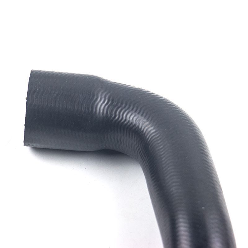 Water tank radiator tube A2115010682 is suitable for Mercedes-Benz CLS500 E500 T 4 meters.