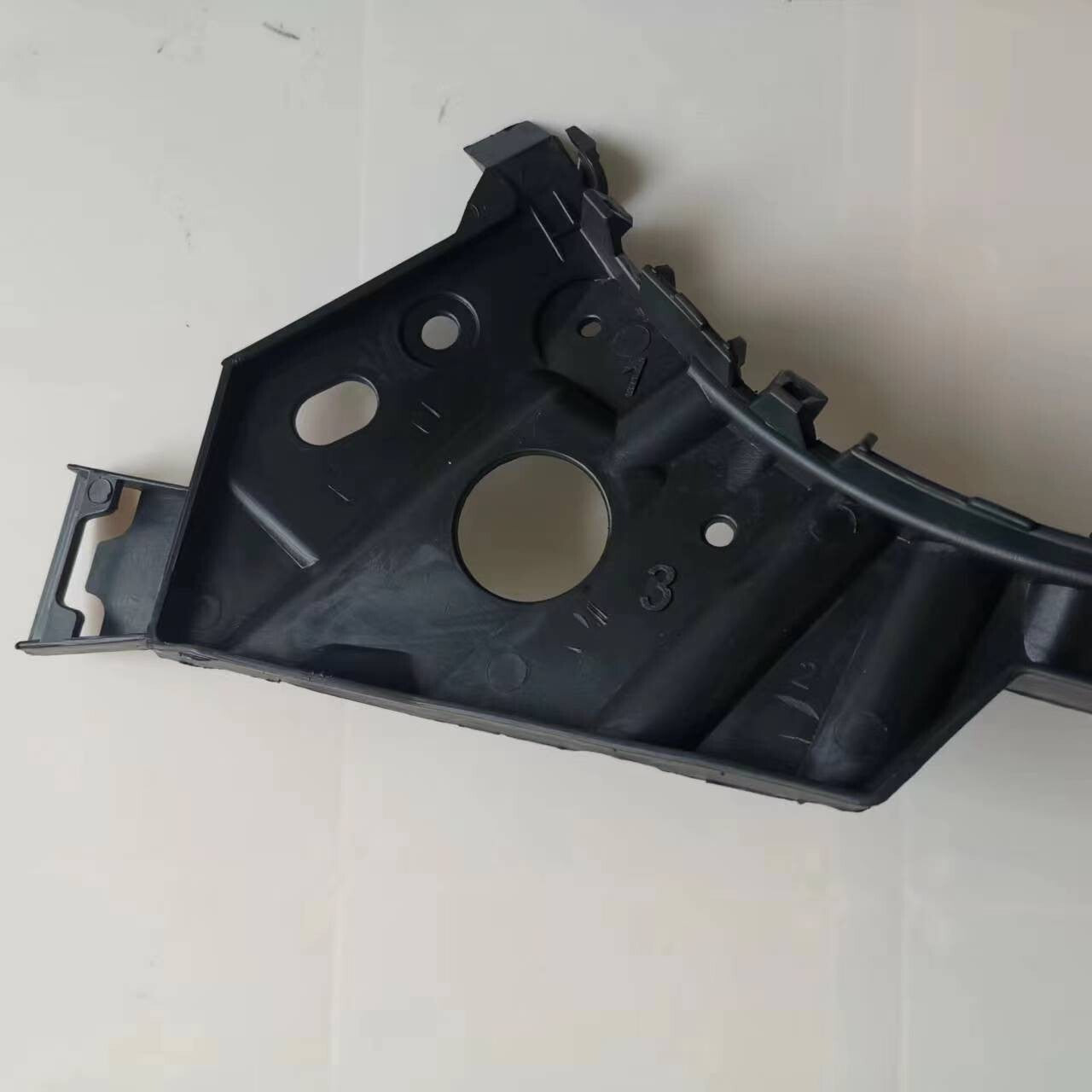 Left Side Front Bumper Retainer Support Bracket for Buick LaCrosse 2010-2013