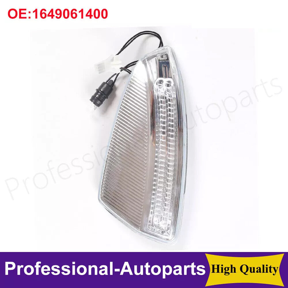 The right-side door mirror turn signal is applicable to for Mercedes-Benz X164 GL350 GL4