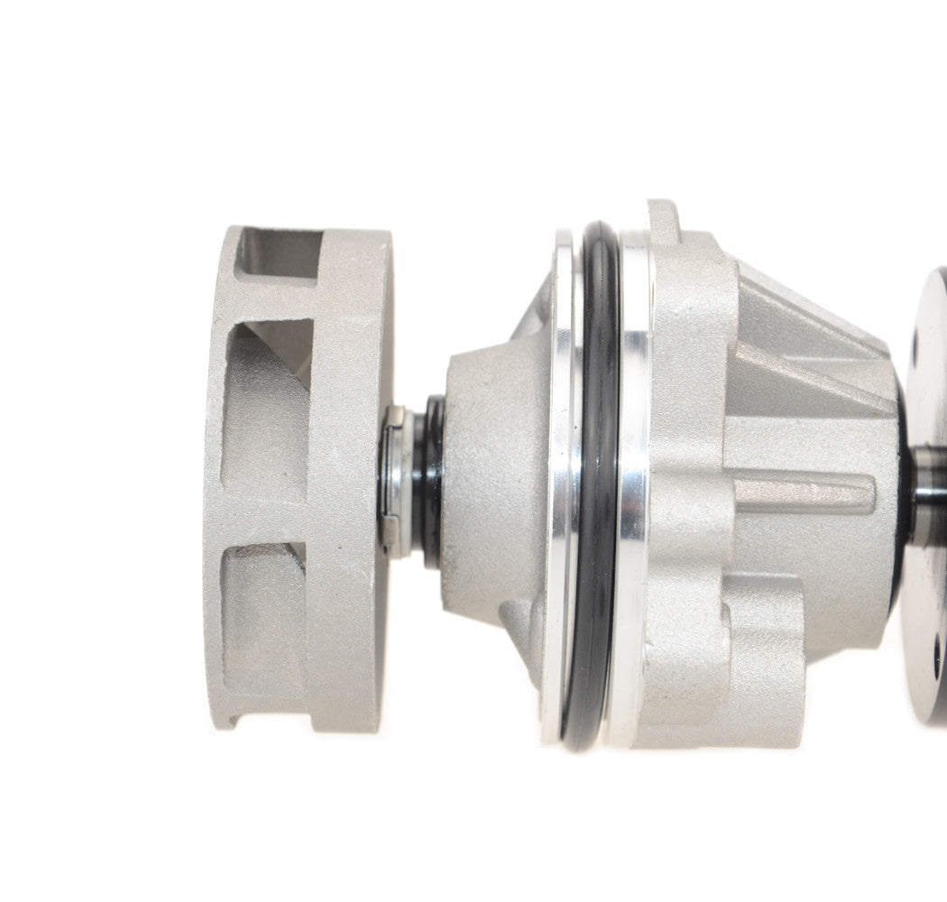 11517527910 new water pump with gasket, suitable for BMW X5 E34 E36 E39 E46 E53 E83 E85