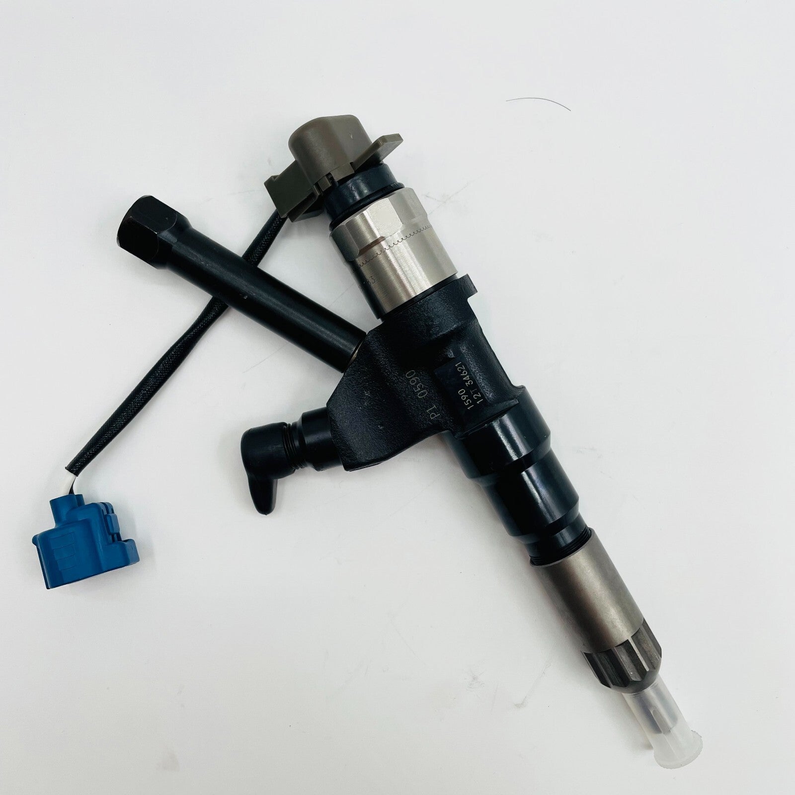 Diesel Fuel Injector Assembly 295050-1590 23670-E0590 for Isuzu Engine 6WG1-TC