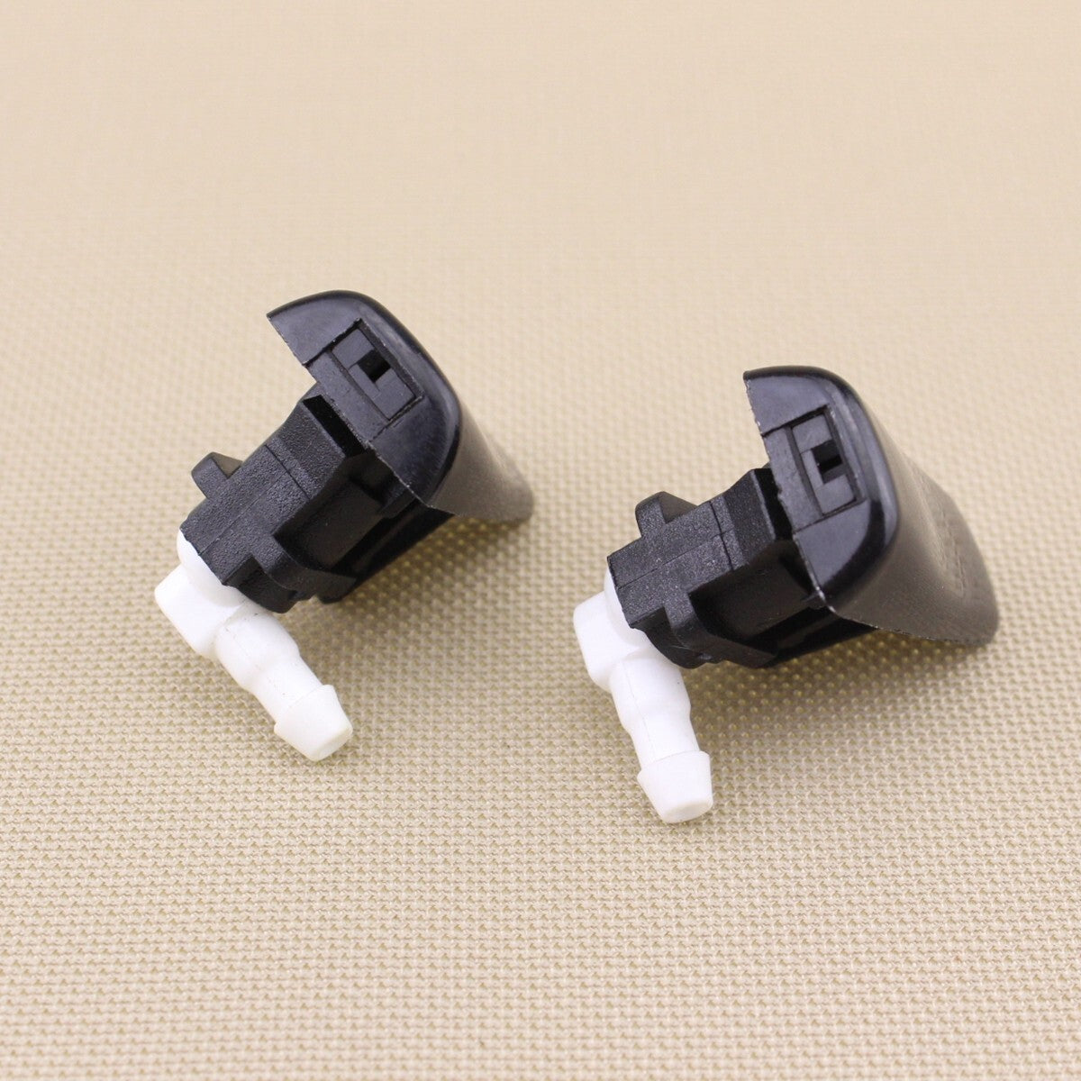 Suitable for Cadillac CTS 03-07 and for Cadillac SRX 04-09. 2-piece windshield washer nozzle sprayer, new.