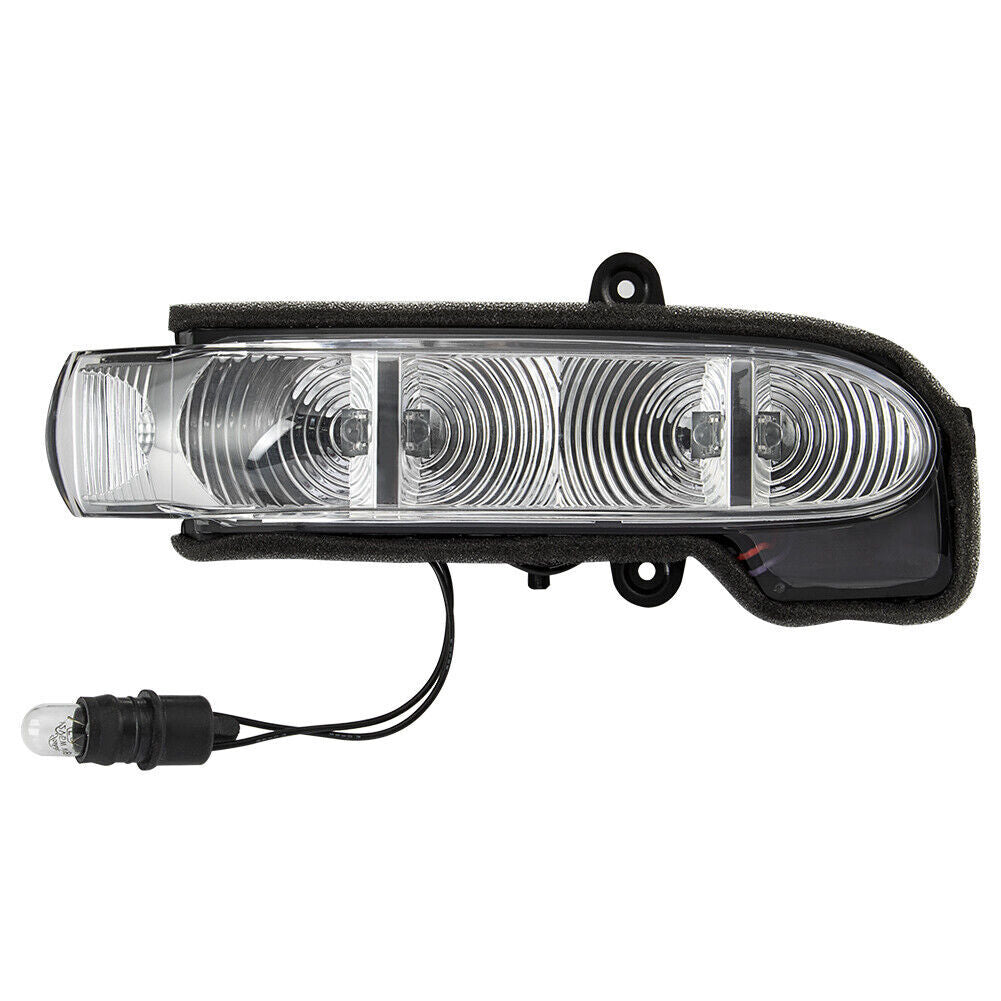 Right turn signal light applicable to for MERCEDES-BENZ E55 AMG 2003-2004-2006 2038201421