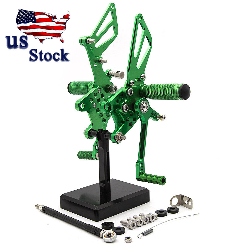 Suitable for Suzuki GSXR750 and GSXR600 models manufactured between 1996 and 2005. 1997 CNC-machined rear footrest, foot spikes, and pedals.