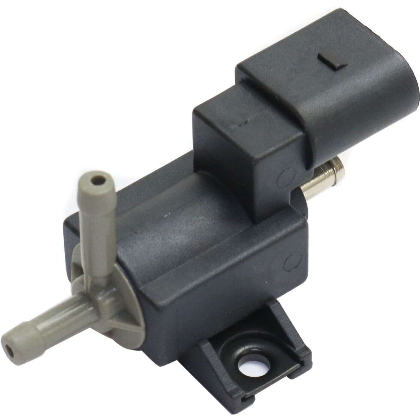 Turbocharger boost pressure control solenoid valve 06F906283F is suitable for Audi and for Volkswagen Beetle.