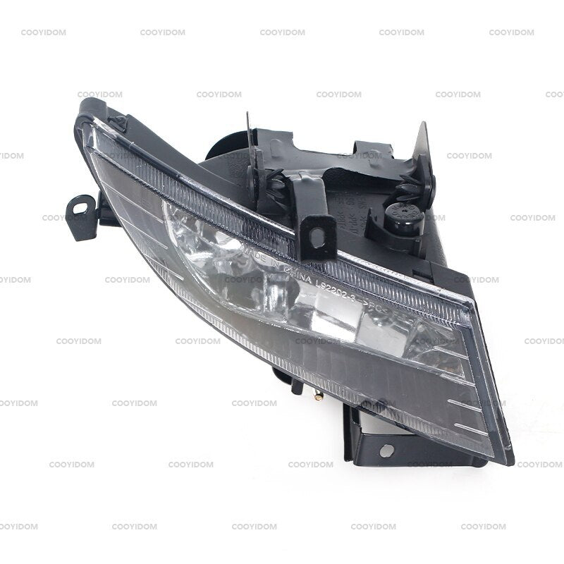 A set of front bumper fog lights and lens covers is suitable for the for Hyundai Sonata NF 2005 - 2010