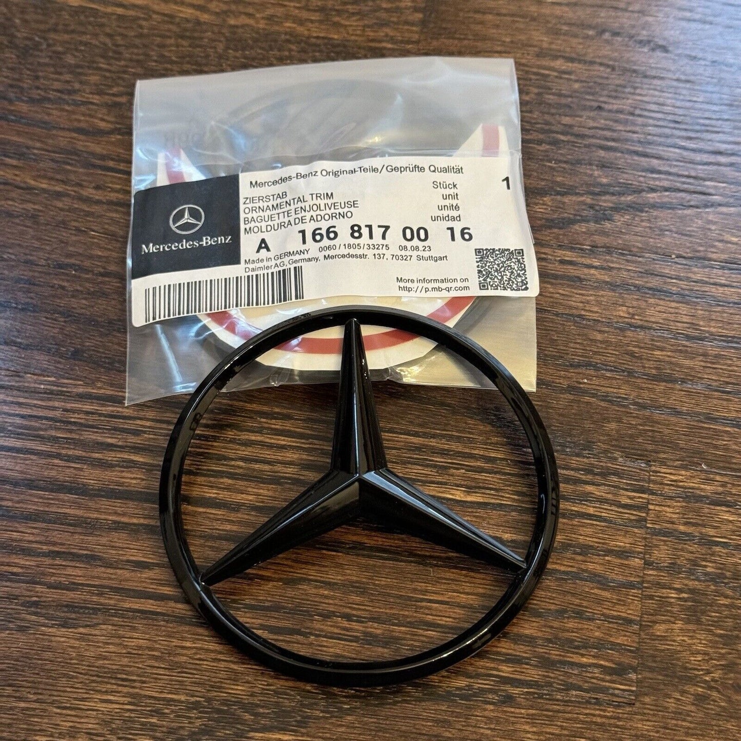 W166 SUV for Mercedes GLOSS with black star badge, rear trunk lid emblem, and AMG GLE350 badge.
