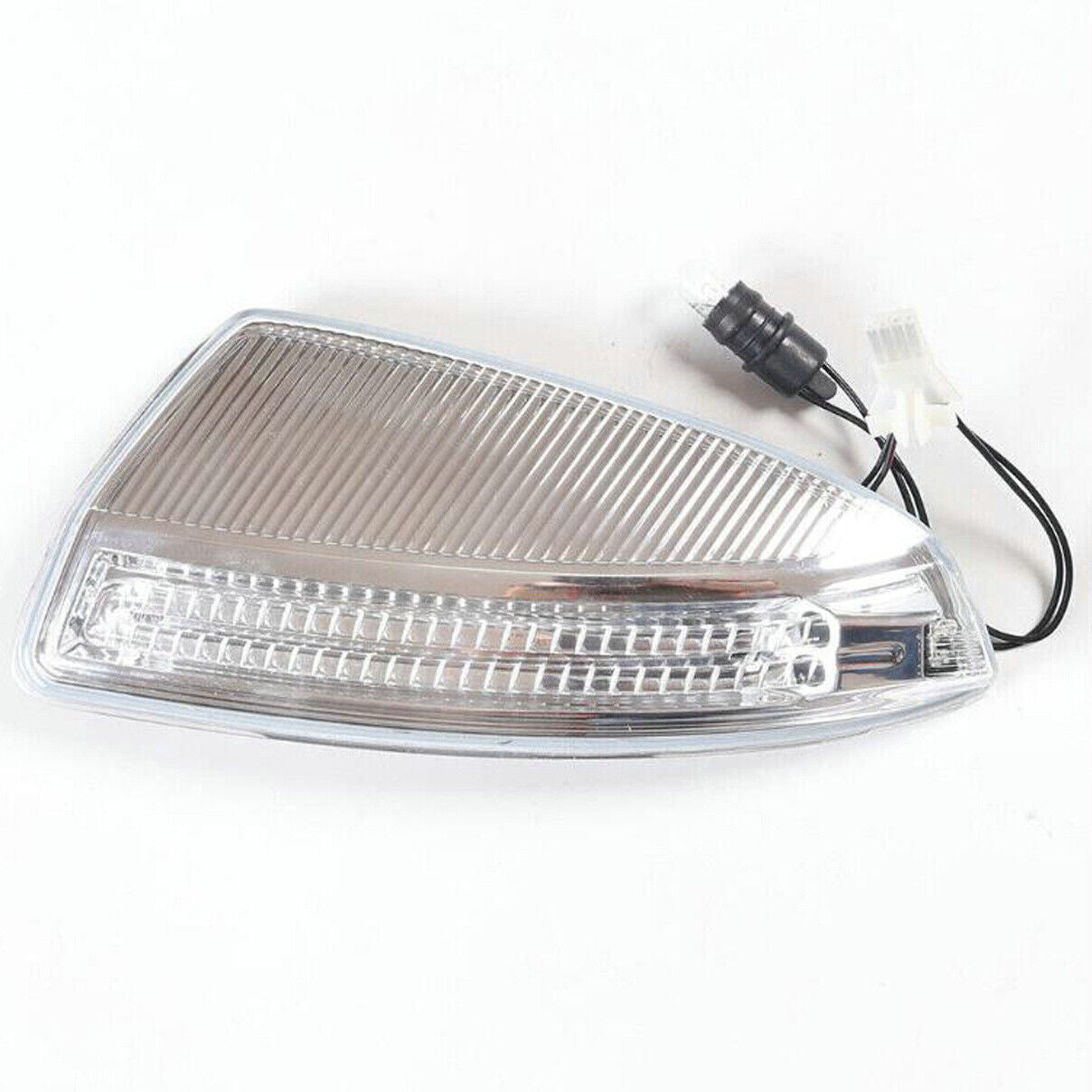 The right-side door mirror turn signal is applicable to for Mercedes-Benz X164 GL350 GL4